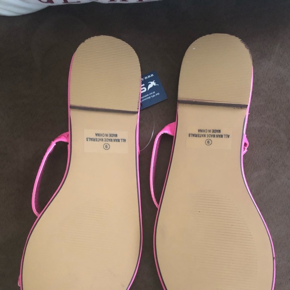 Sandals - Picture 4 of 4